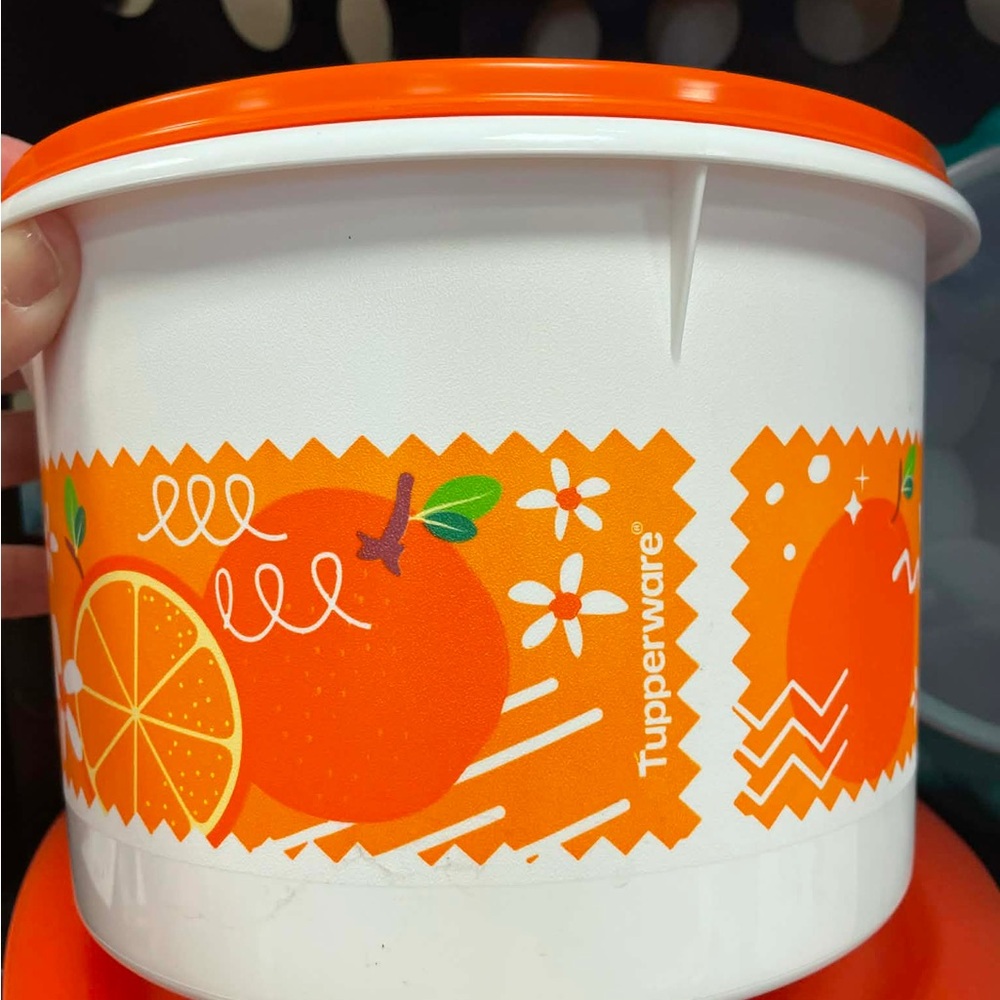 Tupperware Canisters in Citrus - set of 2 - Picture 2 of 3